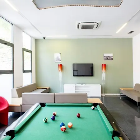Universitarios Resa Hipatia Hostel