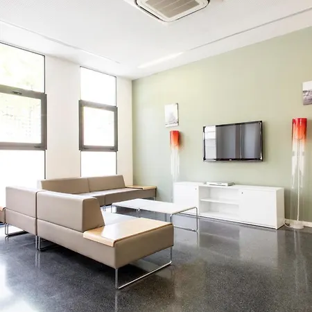 Universitarios Resa Hipatia Hostel *